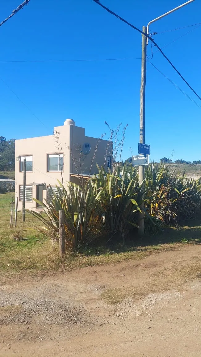 casa en Las casuarinas y Los olivos, , Tandil en venta a USD 120.000