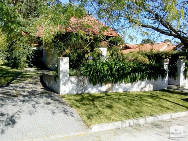 casa en Fernández de la Cruz al 800, , Tandil en venta a USD 250.000