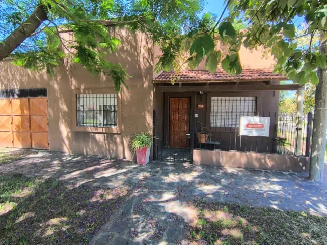 casa en Wilde y Juan Gregorio de Las Heras, , Las Flores en venta a USD 65.000